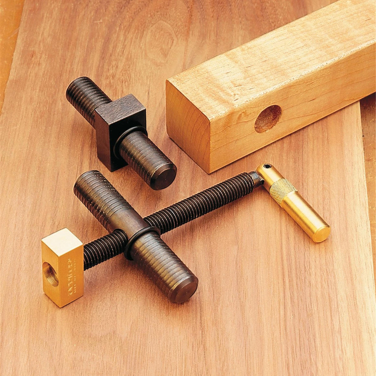 VERITAS PANEL CLAMP